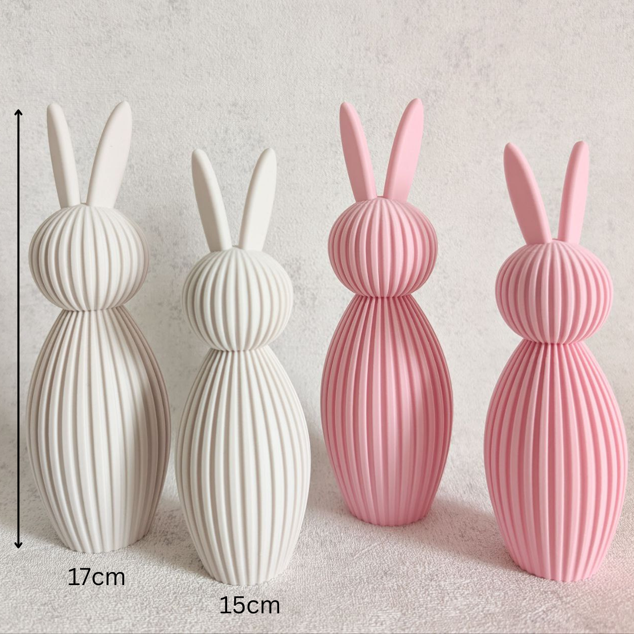 Größenangabe der Hasen. Groß: 17cm, klein: 15cm