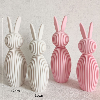 Größenangabe der Hasen. Groß: 17cm, klein: 15cm