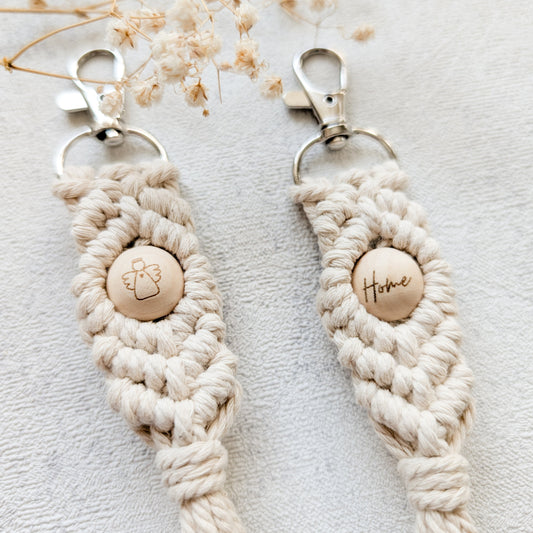 Makramee-Schlüsselanhänger mit Holzperle