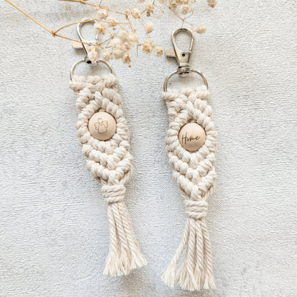 Makramee-Schlüsselanhänger mit Holzperle