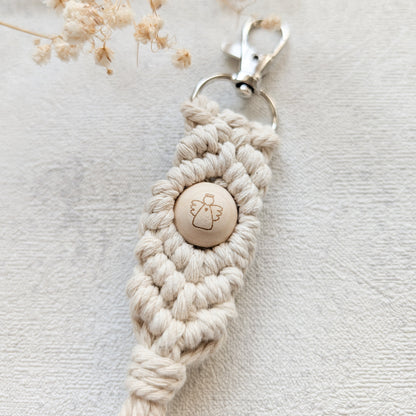 Makramee-Schlüsselanhänger mit Holzperle