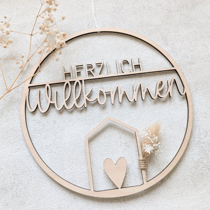 Holzkranz "Herzlich Willkommen" mit Häuschen