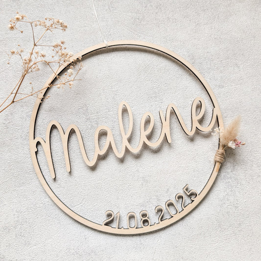 Personalisierter Holzkranz zur Geburt