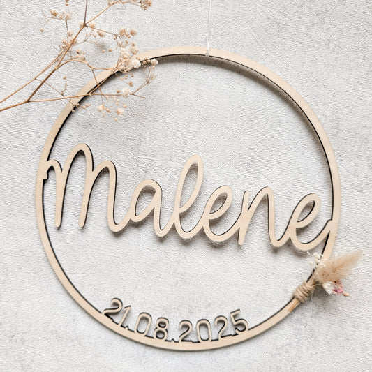 Personalisierter Holzkranz zur Geburt