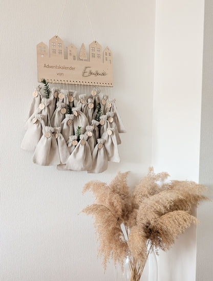 personalisierter Adventskalender mit Jutesäckchen zum Befüllen