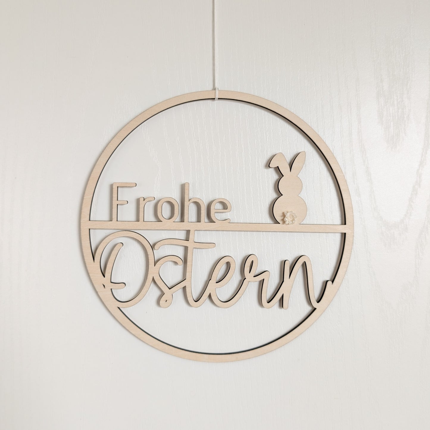 Holzkranz "Frohe Ostern" mit Häschen & Blume