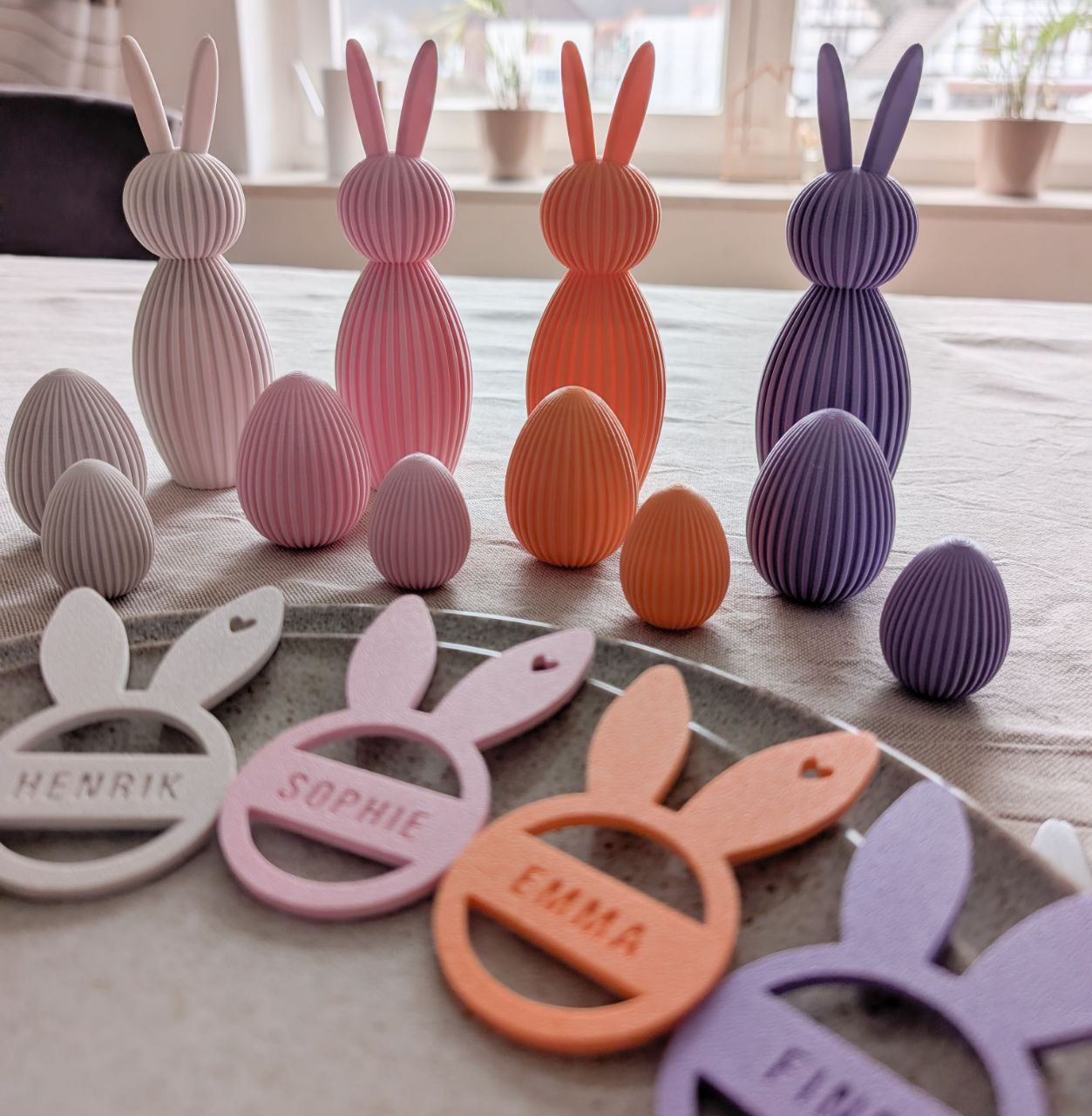 Weitere Produkte von Stilmade. Osterhasen, Ostereier und personalisierte Osterhasen als Tischdekoration beim Osterbrunch